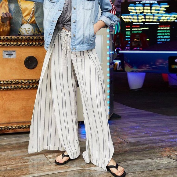 Billabong Pants - NWT Billabong Striped Pant - Medium